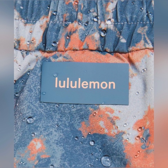 Lululemon Water- Repellent Hiking Short 8" - Picture 6 of 12